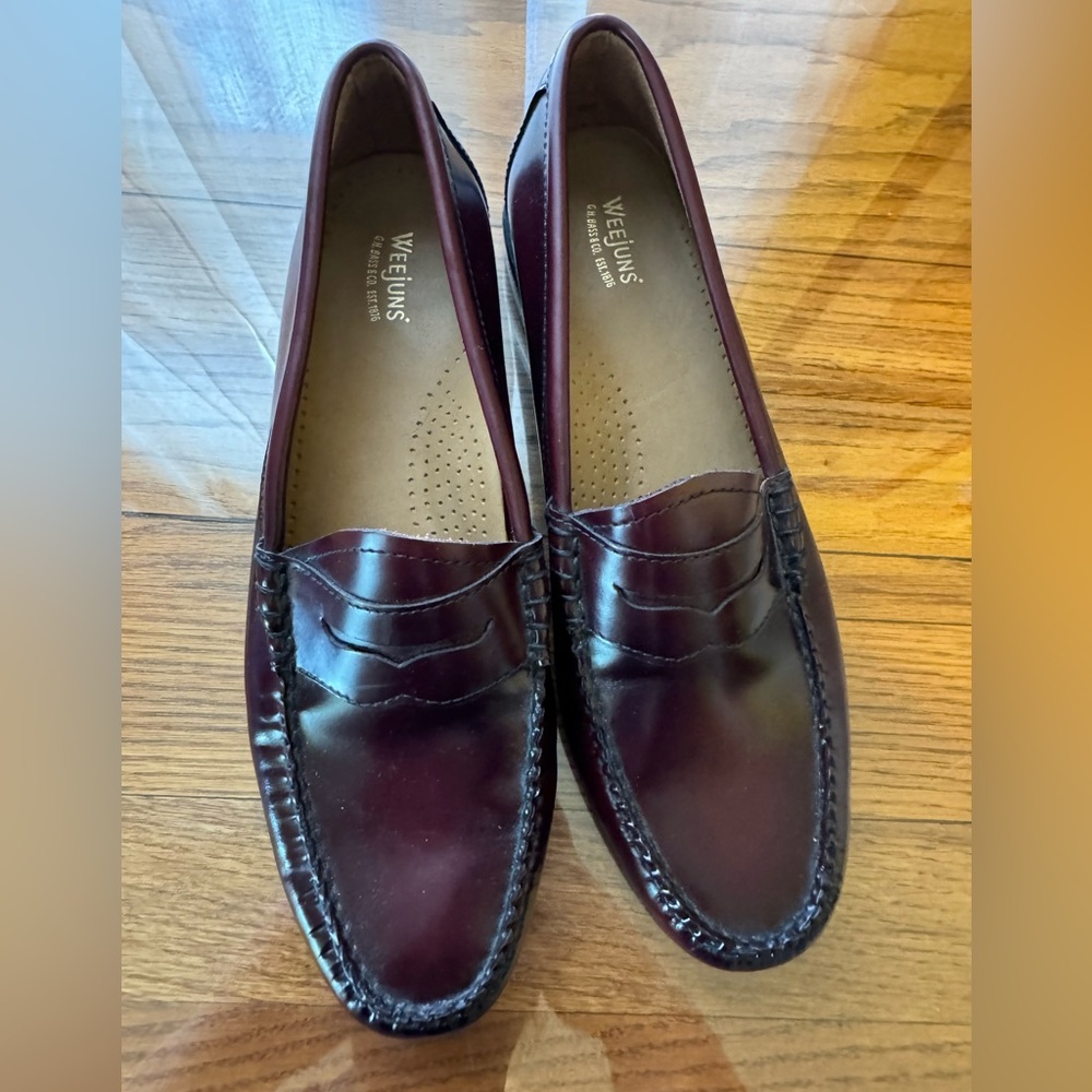 G. H. Bass Womens Weejuns Loafers size 10